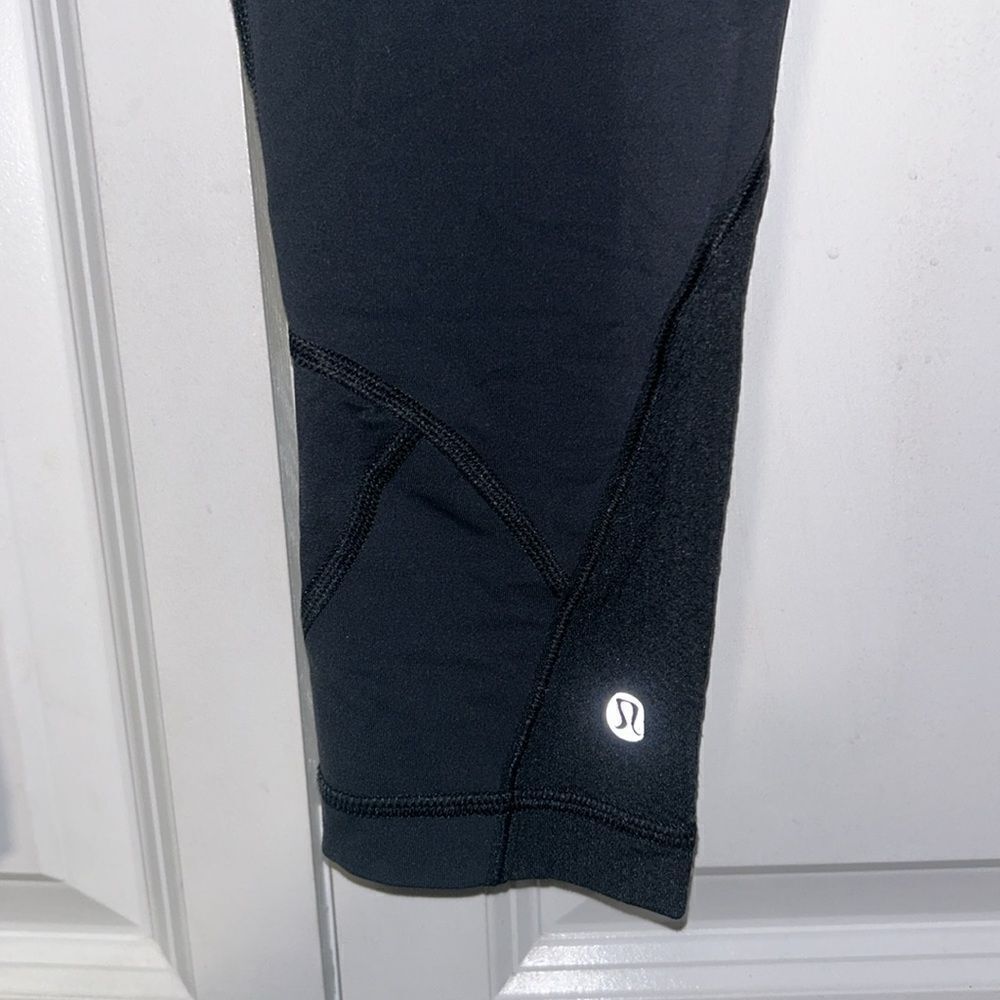 Lululemon size 6 workout pants - Picture 2 of 7